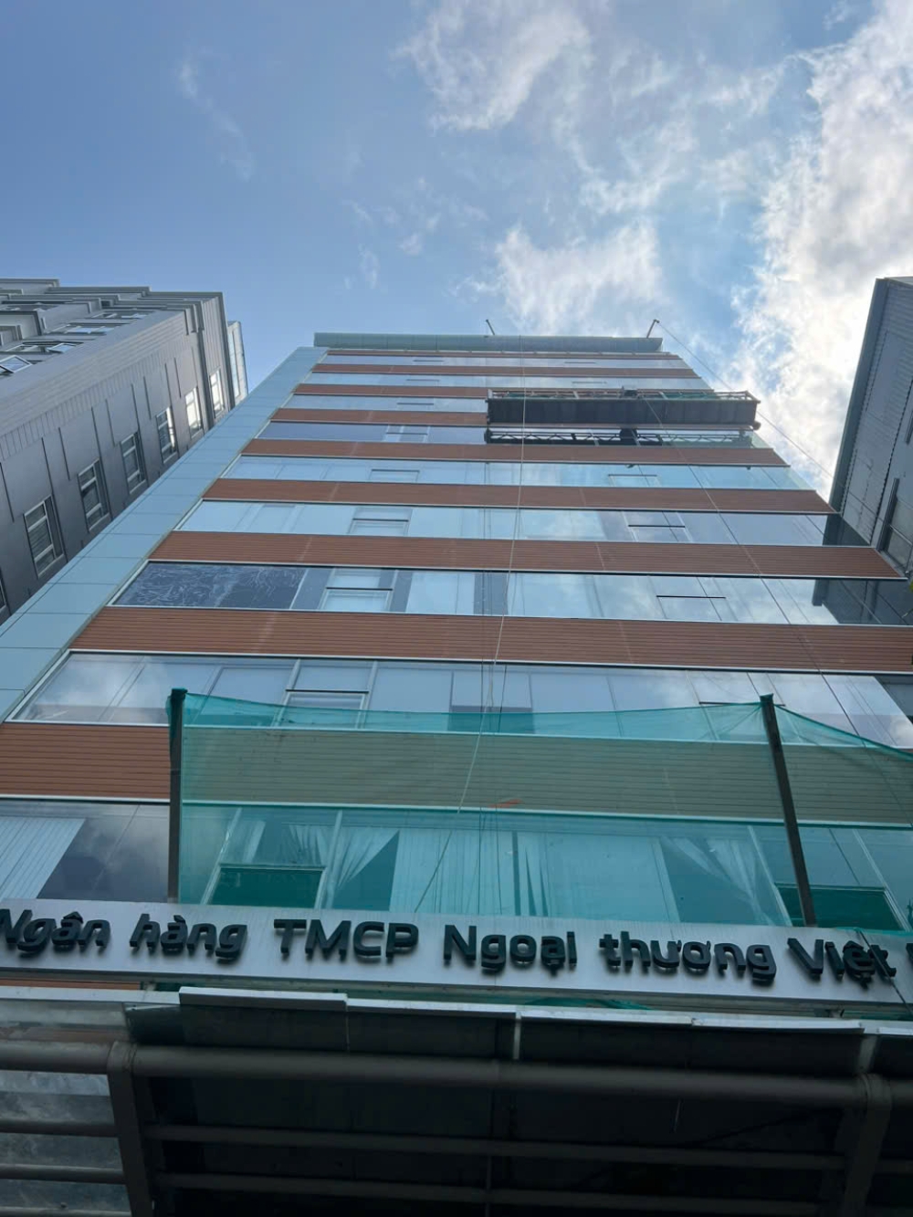 DỰ ÁN CHO THUÊ SÀN TREO GONDOLA – TÒA NHÀ NGÂN HÀNG TMCP NGOẠI THƯƠNG ...