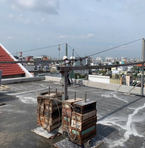 LẮP ĐẶT CÔNG TRÌNH SÀN TREO GONDOLA TẠI CÁC TÒA NHÀ CAO TẦNG