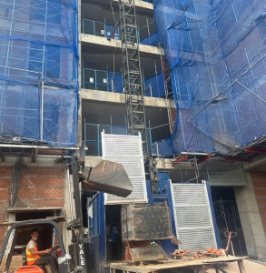 Dịch Vụ Cho Thuê & Lắp Đặt Vận Thăng Lồng Cho Công Trình Nhà Xưởng Cao Tầng – KCN Long Hậu, Cần Giuộc, Long An