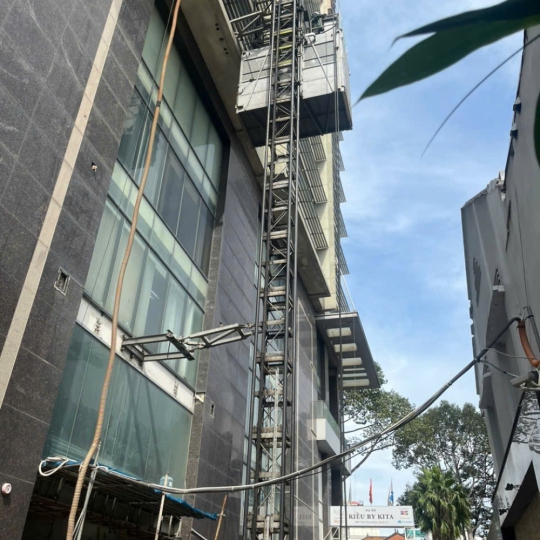 Cung Cấp Thiết Bị Sàn Treo Gondola các công trình nhà cao tầng
